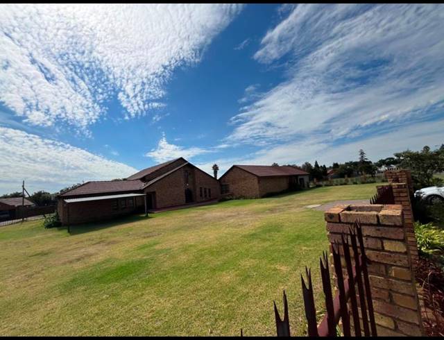 BUSINESS FOR SALE IN FREEWAY PARK